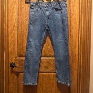 Levi's Men's Medium Blue Straight Jeans